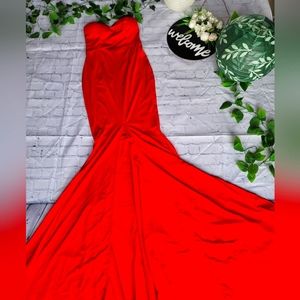 💄Most gorgeous red dress in town💄